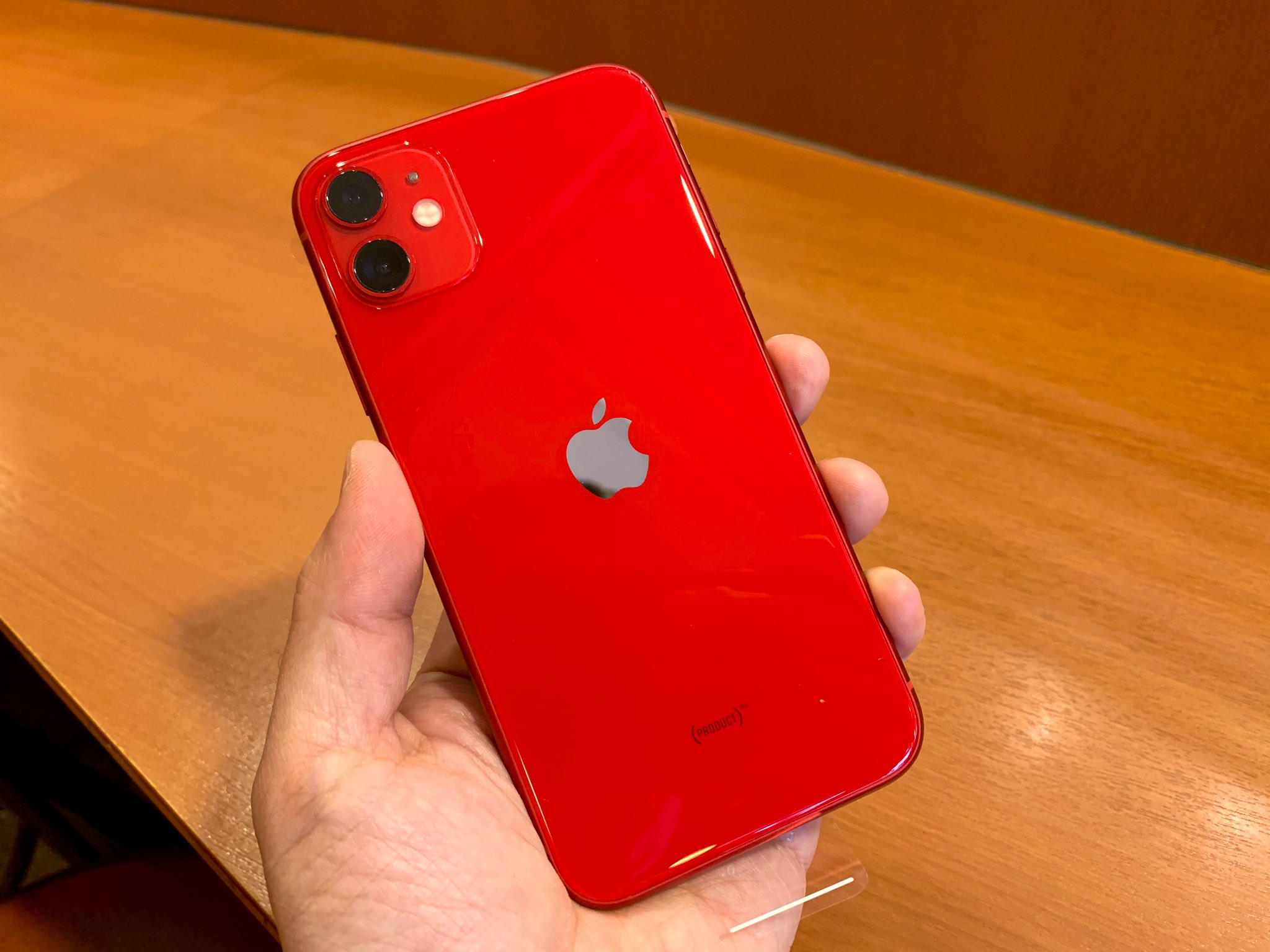 Product Red がカッコイイ、、コスパ最強 iPhone11 をレビュー【第一